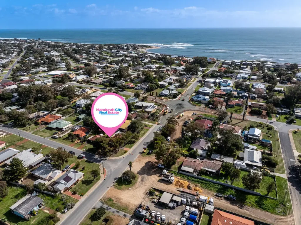 Furnished Family Home with Large Outdoor Entertaining – Heart of Falcon