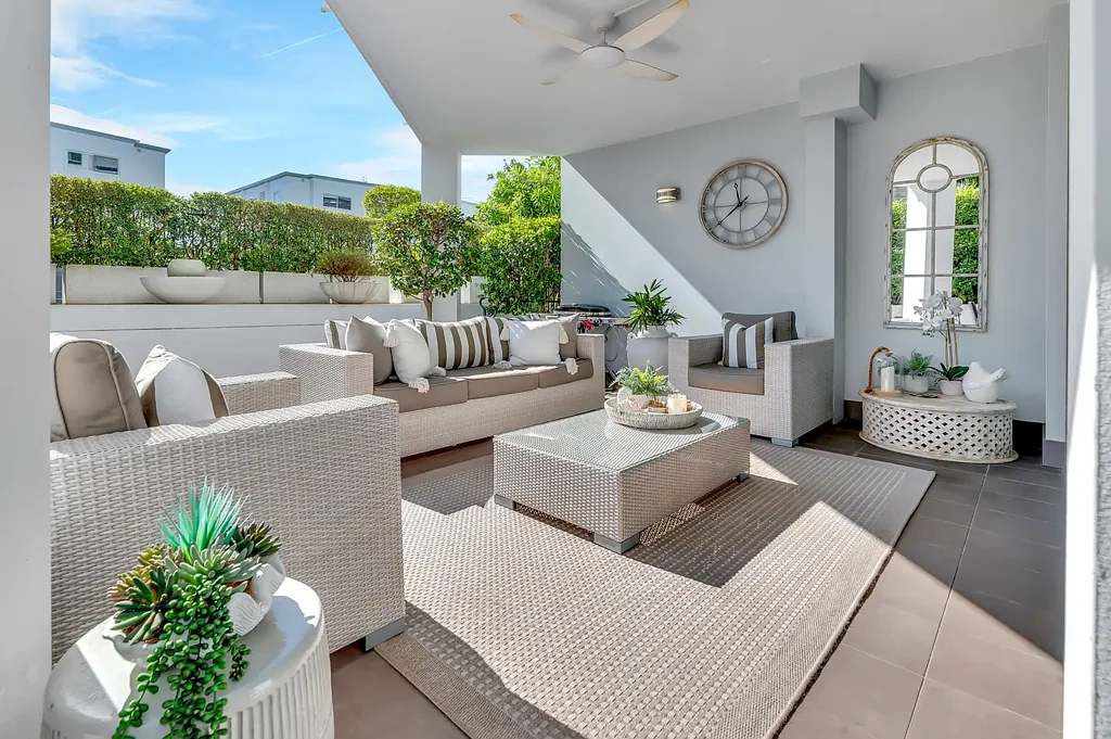 Runaway Bay 3 Bedroom Exclusive Coastal Elegance - Runaway Bay
