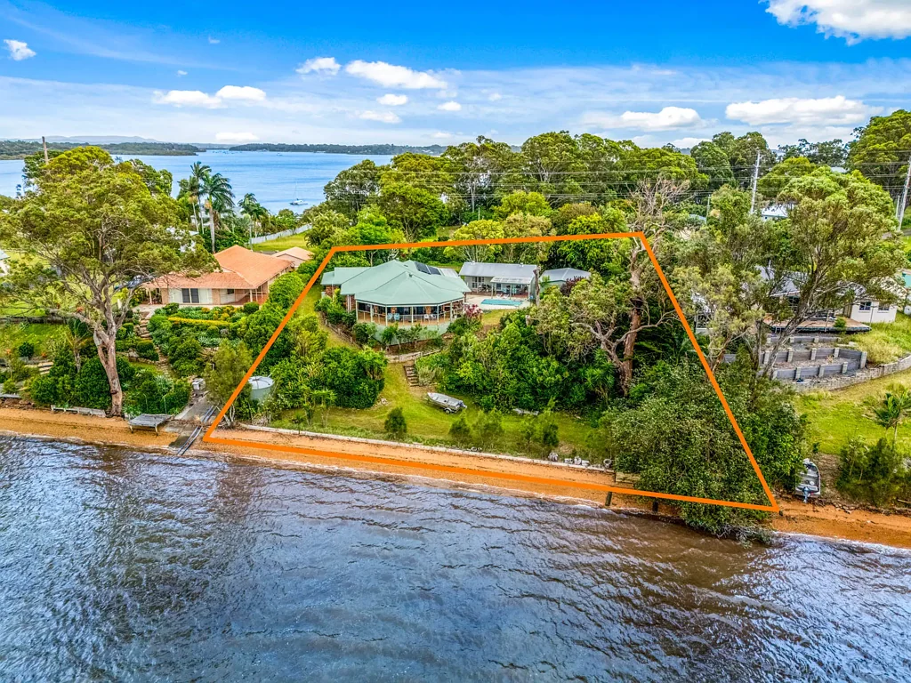 Russell Island 4房 庭院海湾景观  宏伟内部设计  宁静乡村庄园  海洋天空全景  主卧室设计感  独立客房The Cottage  独特原始体验  理想独特元素  豪华游泳池庭院 $1,299,000 - Prestige Home, Luxurious Grounds by the Bay