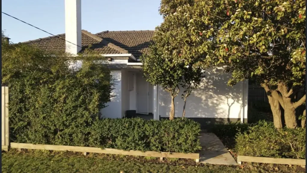 FULLY FURNISHED, NEWLY RENOVATED, CONVENIENT LOCATION