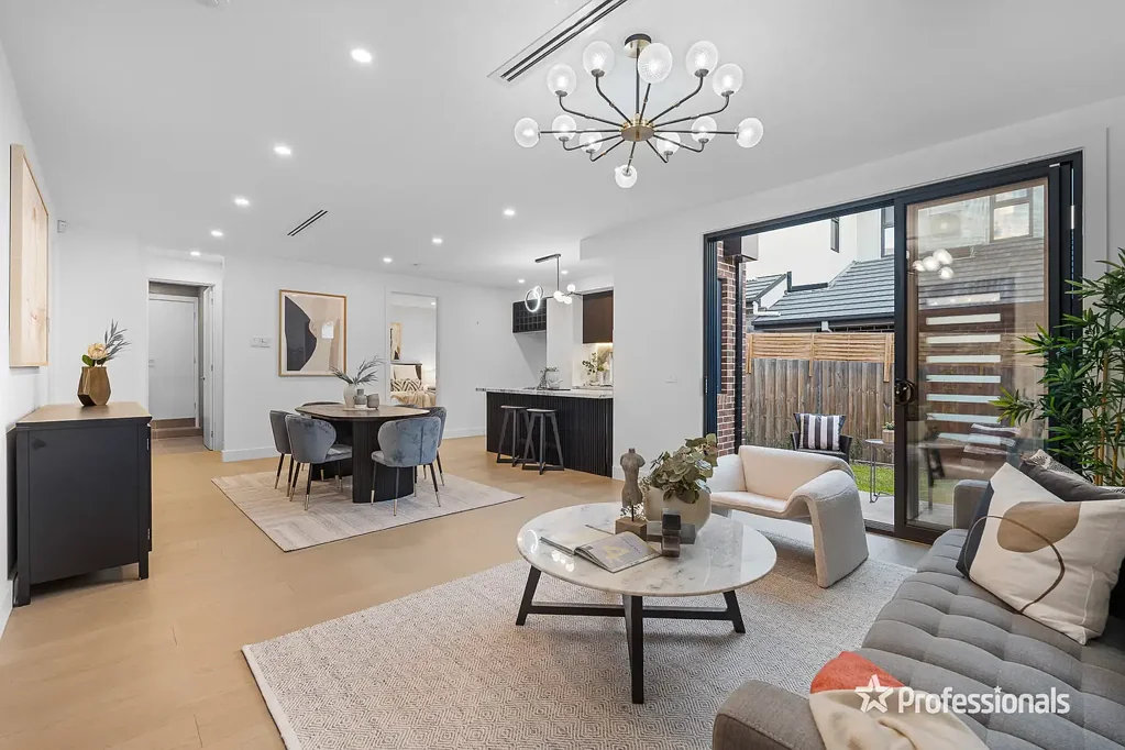 Mont Albert North 4 Bedroom Brand-New Premium Townhouse in a Prime Location