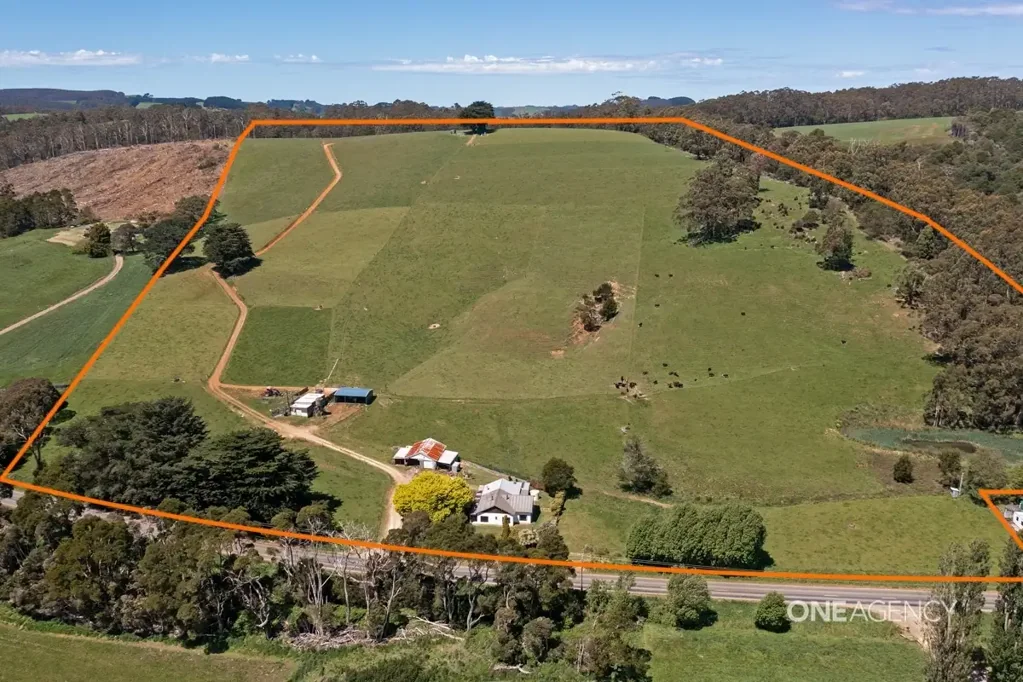 Edith Creek 3ห้องนอน 80 Acres & Farm House Only 15 Minutes From Smithton!