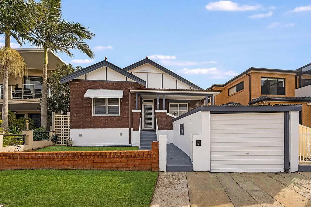 Arncliffe 3બેડરૂમ Charming Federation Home in Prime Arncliffe Location
