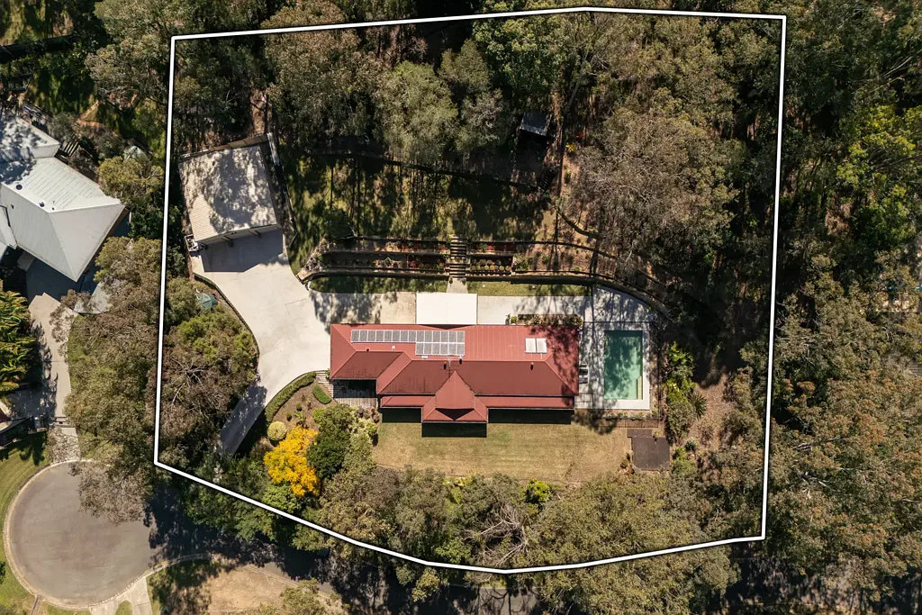 Eatons Hill 5कमरा MODERN ACREAGE WITH HUGE SHED! EXCLUSIVE EATONS HILL STREET!