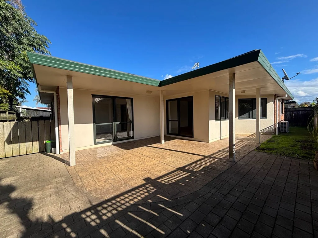 Brick & Tile- 3 Bedroom in Orewa