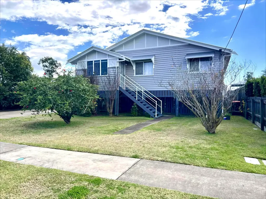 COMFORTABLE FAMILY LIVING IN BERSERKER