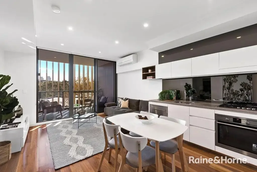 Stylish Modern Convenient Apartment - Leased At First Viewing