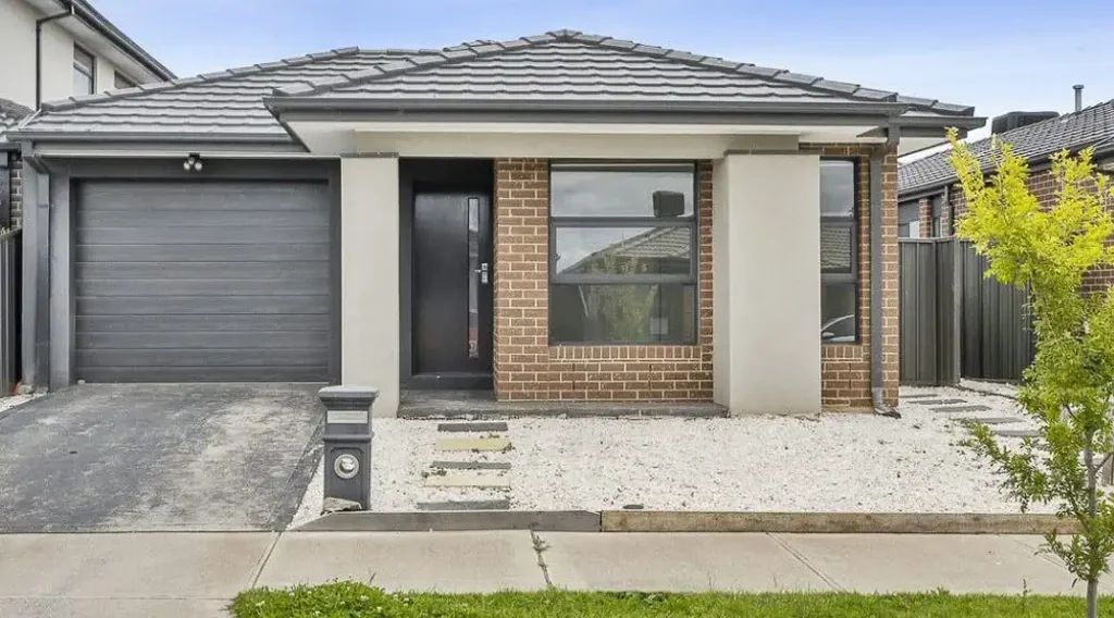 Tarneit 4 Slaapkamer Spacious Family Living with Two Living Areas in Tarneit ON LARGE BLOCK 335 SQM size