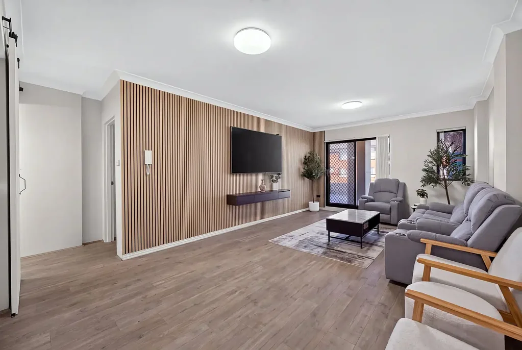 Hurstville 2房 宽敞、私密且位置优越 Spacious, Private & Perfectly Positioned