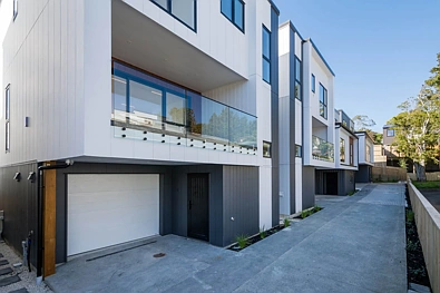 Brand new four bedroom townhouse for rent - Hi...