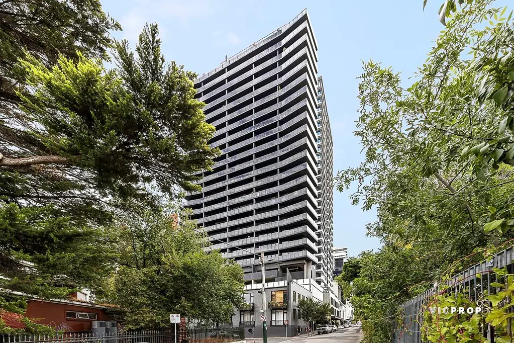 South Yarra 1房 时尚一居室  开敞式起居  现代厨房  宽敞卧室  核心地带  近咖啡馆  餐厅购物  交通便利  绿意盎然  CBD近便 Sophisticated South Yarra Living