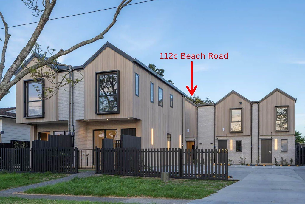 Luxury Brand-New Townhouse  2 Bedrooms + Stud...
