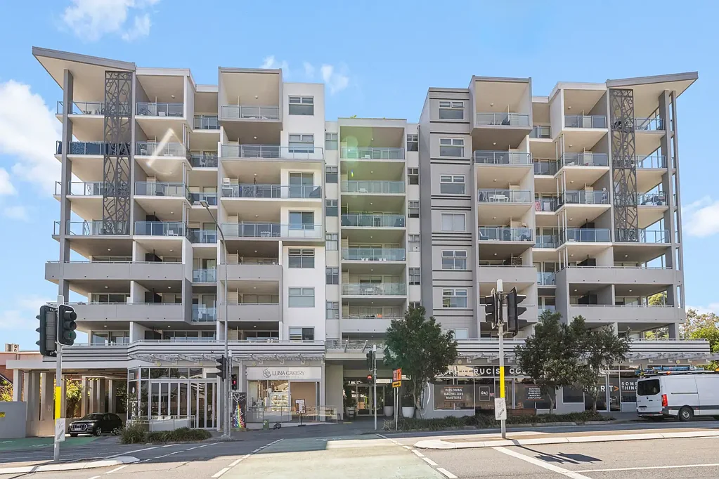 Woolloongabba 1 Bedroom Contemporary Woolloongabba Apartment with Generous Balcony