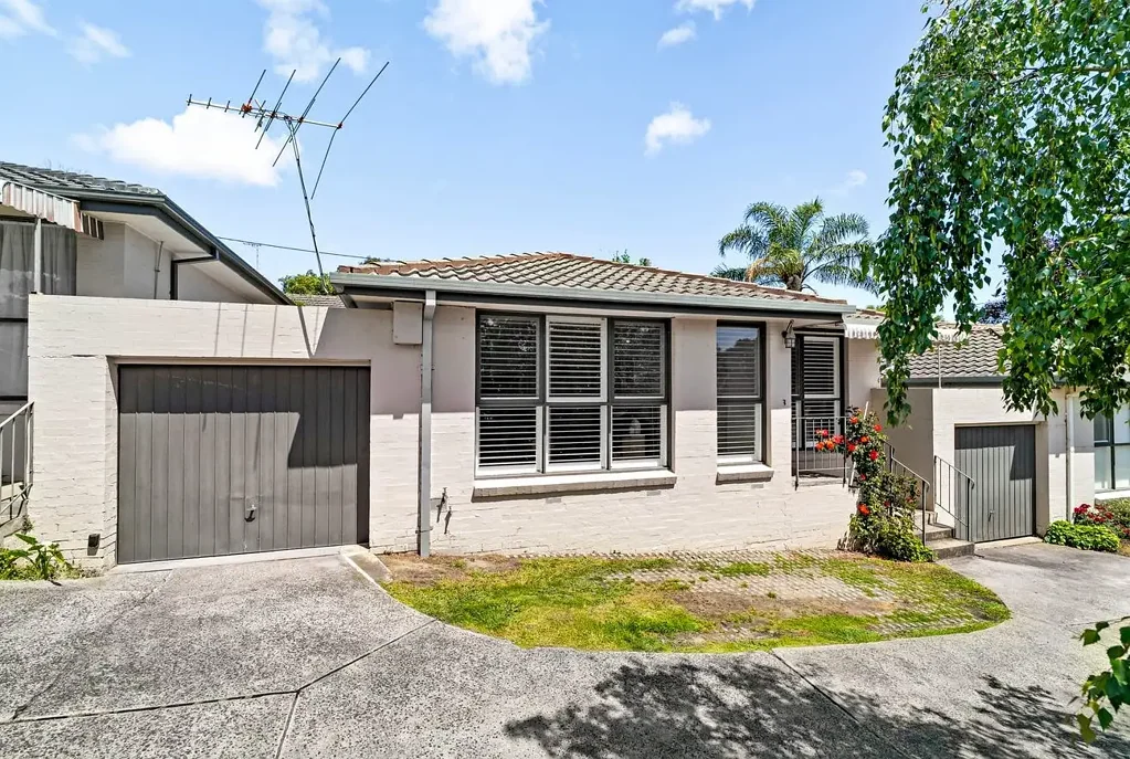 Stylishly Home in an Unbeatable Surrey Hills Location