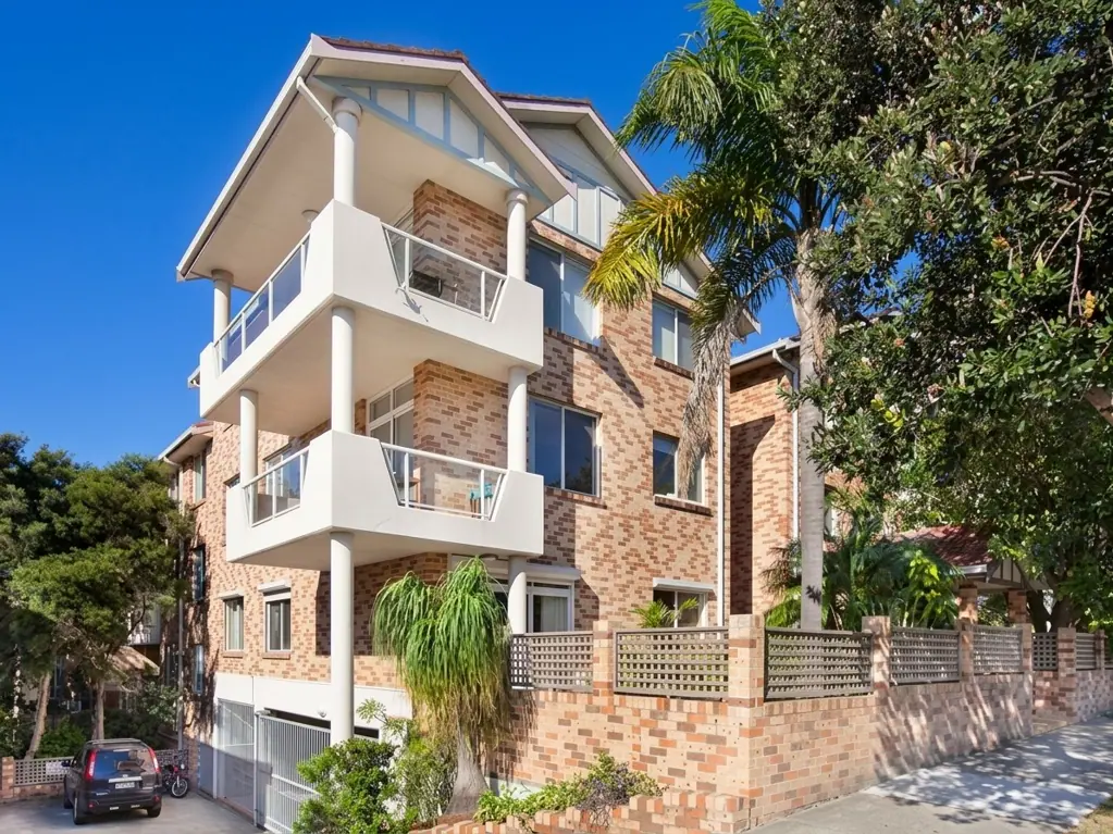 Oversized Top-Floor Apartment in the Heart of Bondi Beach