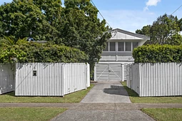 1 Deerdale Street, Stafford Heights