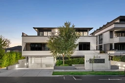 201/37 Churchill Street, Doncaster East