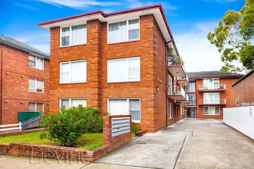 Newly Painted Spacious And Convenient Two Bedroom Apartment