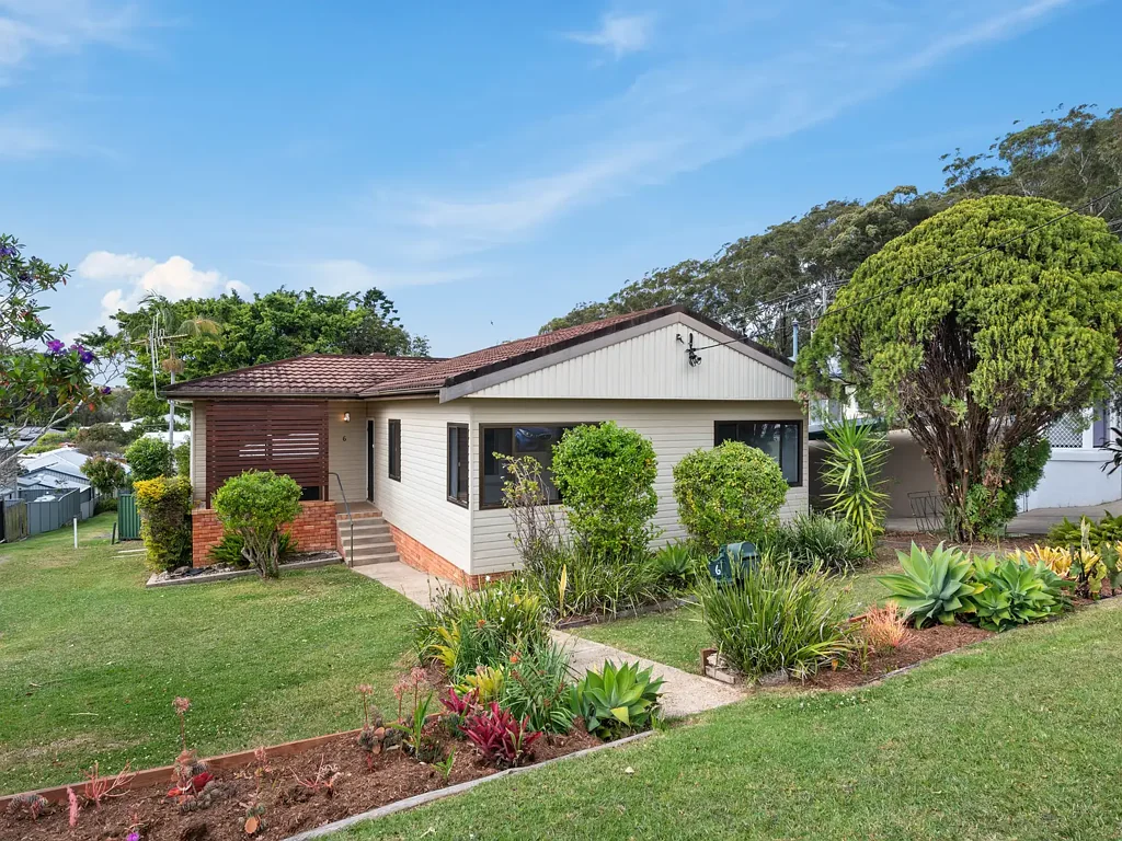 Coffs Harbour 5chambre DUAL LIVING OPPORTUNITY