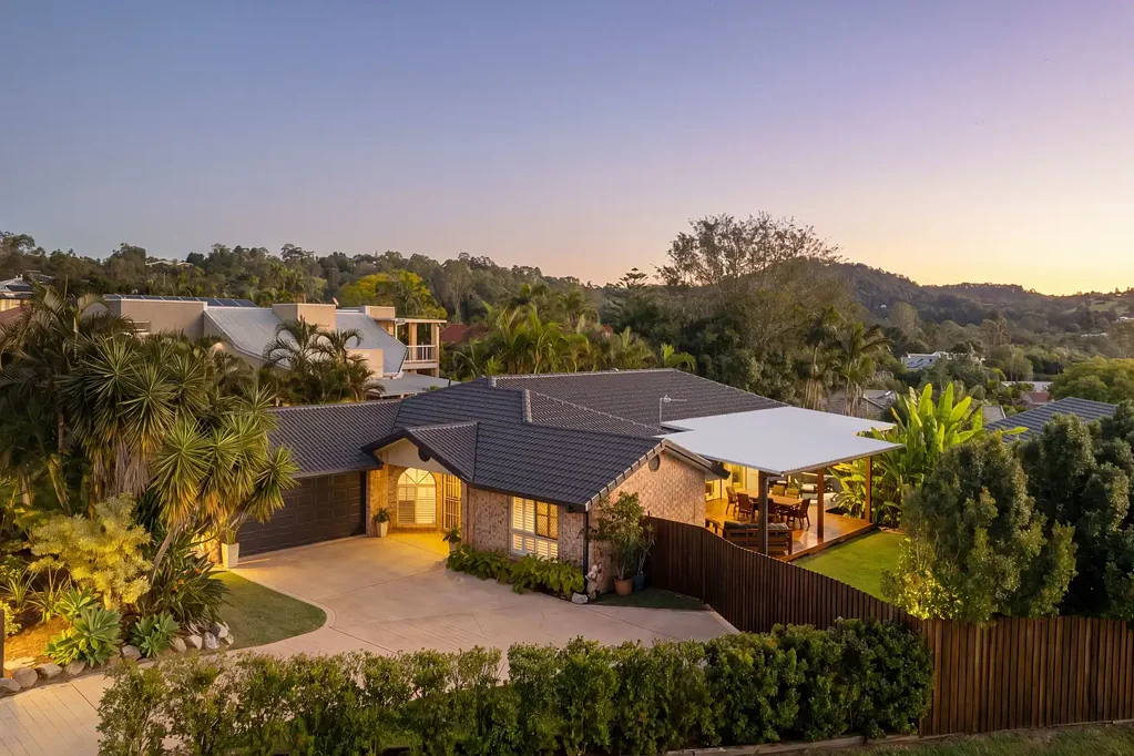 Brookfield 5ห้องนอน Family flair and easy single level living, idyllic Huntington address