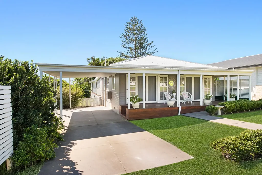 Long Jetty 3房  Beach House Plus Studio - Golfers Dream - Unique Offering With So Many Options...