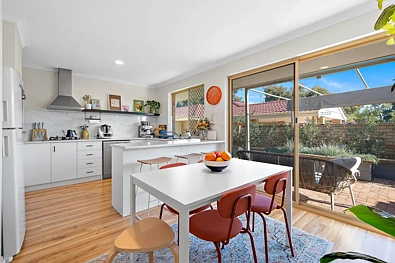 Kardinya 3房  Private, Peaceful & Perfectly Positioned. Your Perfect Start in Sought-After Kardinya