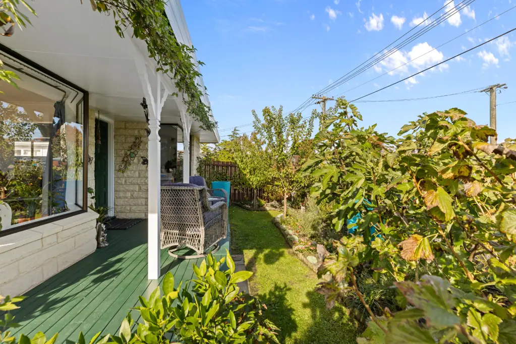 Hoon Hay 2Habitaciones Stylish, Solid & Move-In Ready