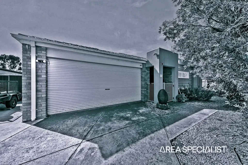 15 Dunferline Crescent, Cranbourne, VIC 3977