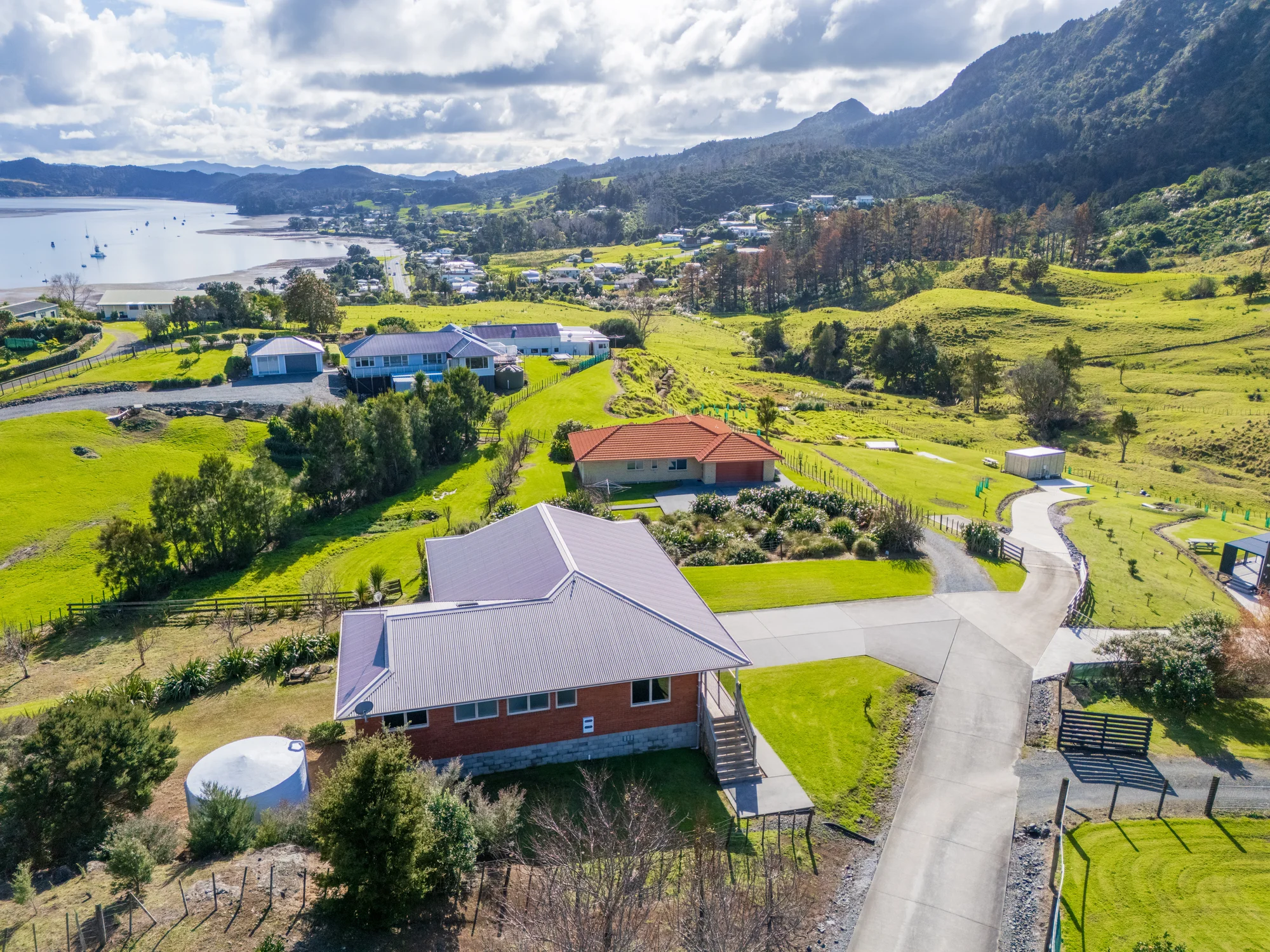 Whangarei Heads 7房  Two homes, one incredible opportunity