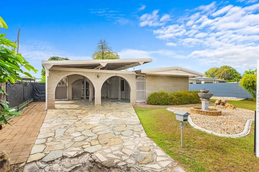 16 English Street, Manunda, QLD 4870
