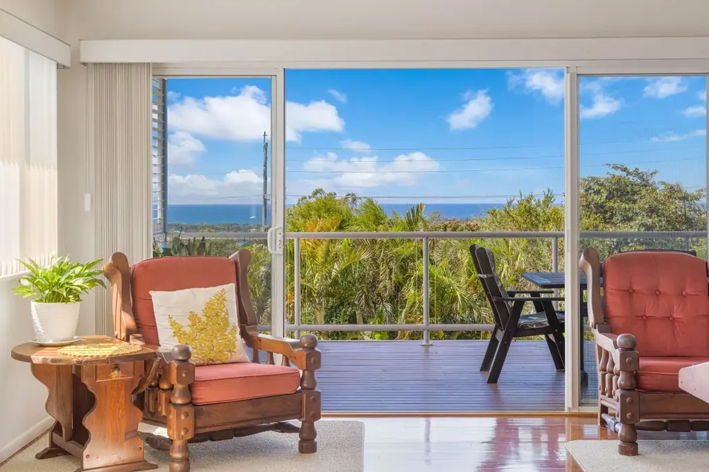 Banora Point 4房  Spacious Family Home with Ocean Views in a Prime Location