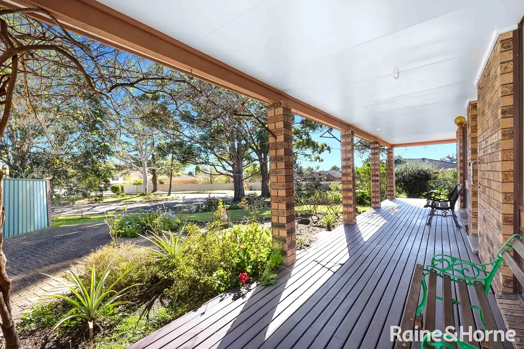 6 Lynmouth Grove, Bomaderry, NSW 2541