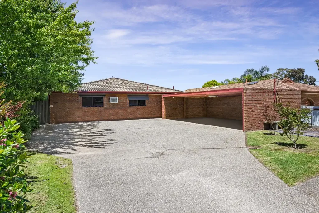 460 Kemp Street, Lavington, NSW 2641