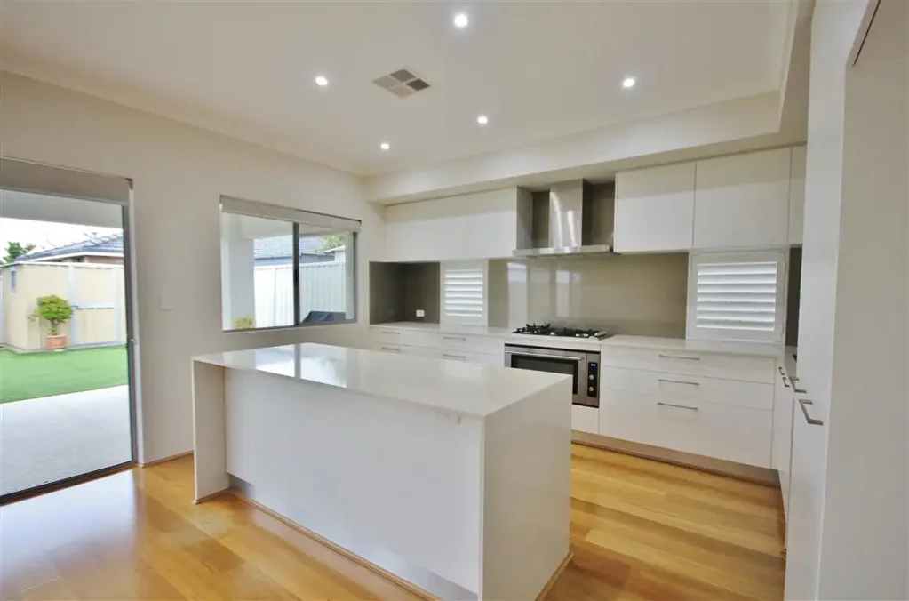 4 BEDROOM, 3.5 BATHROOMS