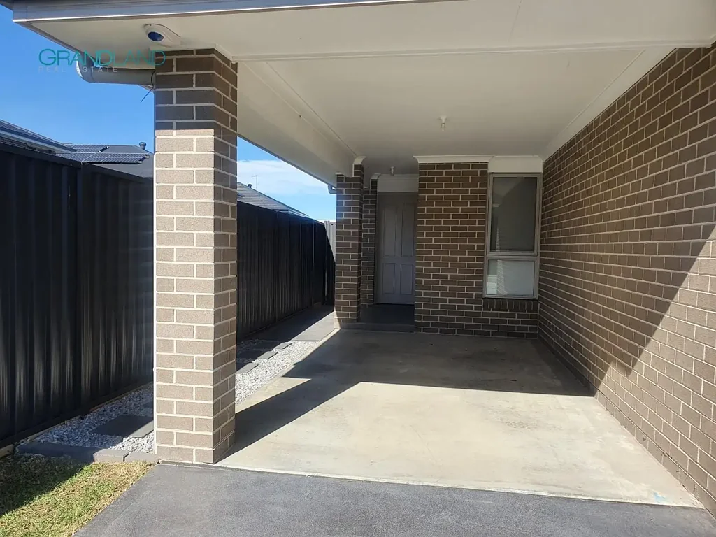 Granny Flat With Carport!
