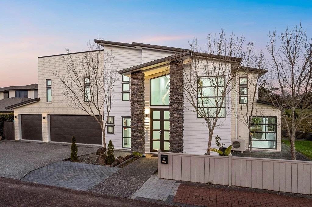 Karaka 5 Bedroom Luxury Living with Spectacular Harbour Views