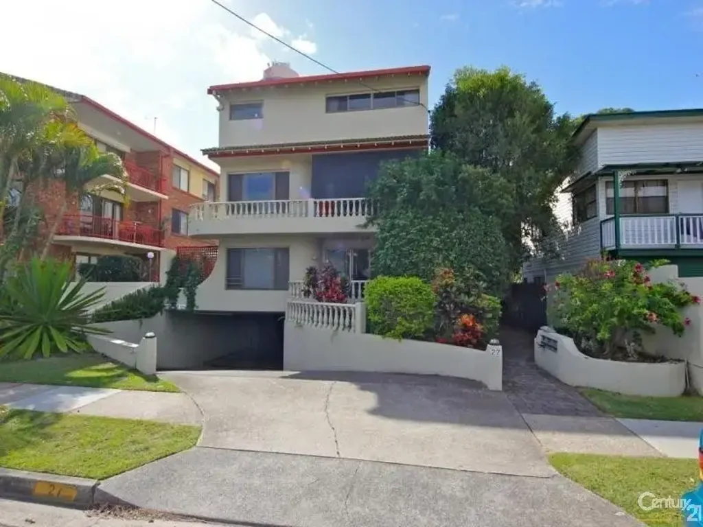 4/27 Second Avenue, Broadbeach  $875 per week