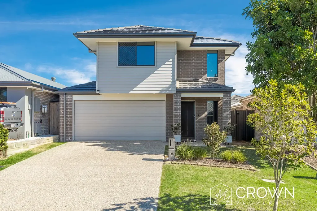 Griffin 5Moenga Rare Family Entertainer with 5 Bedrooms, 4 Bathrooms & Resort Style Pool