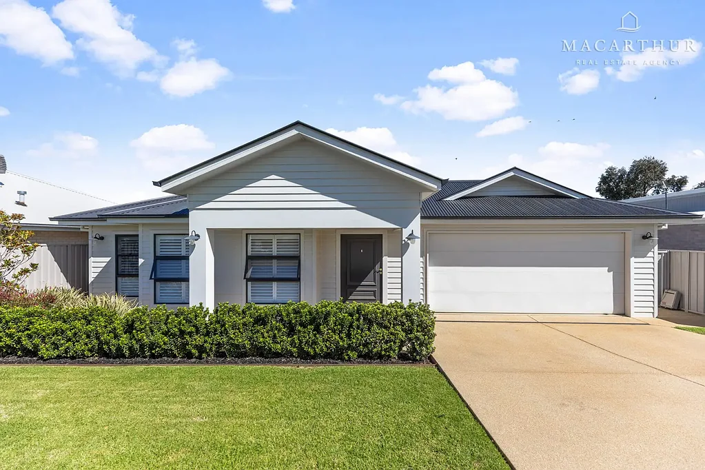 3 Dallas Avenue, Gobbagombalin, NSW 2650