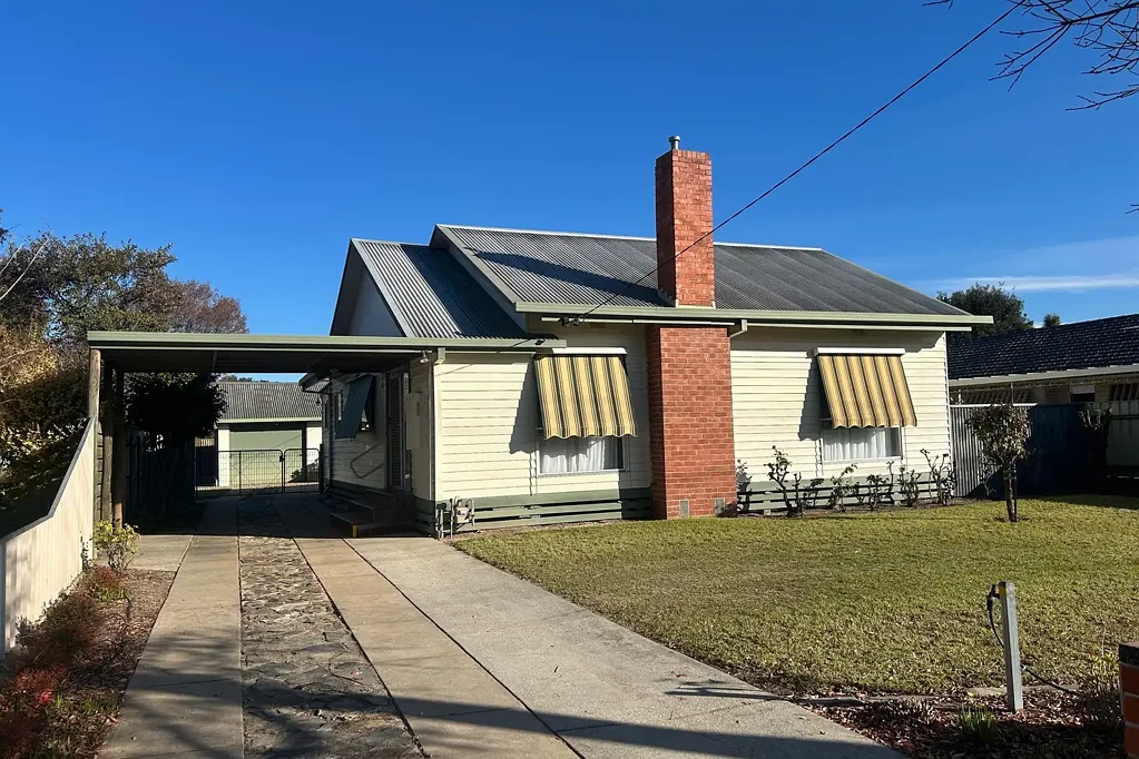 Charming Cottage in Prime Central Location
