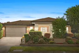 4 Pluto Grove, Mernda