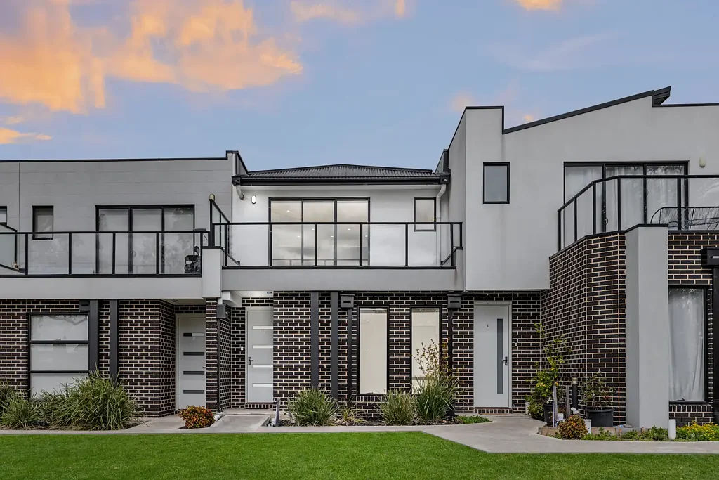 Stylish Townhouse with Reverse Living & Green Views