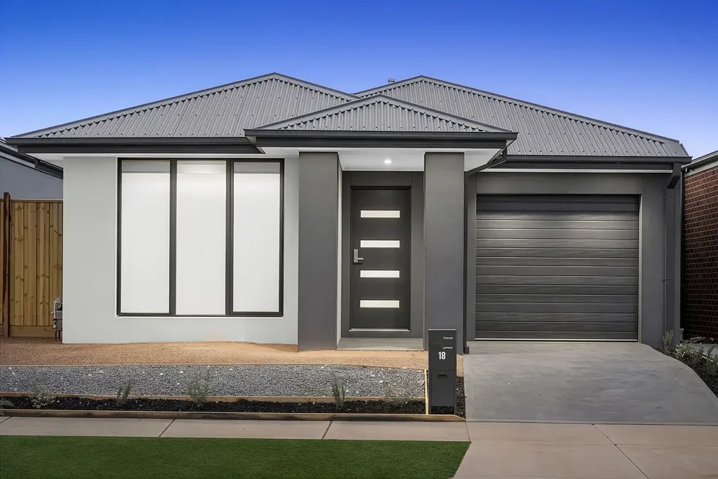Wyndham Vale 4房 全新生活，实用家庭布局！ Brand New Living with a Practical Family Layout!