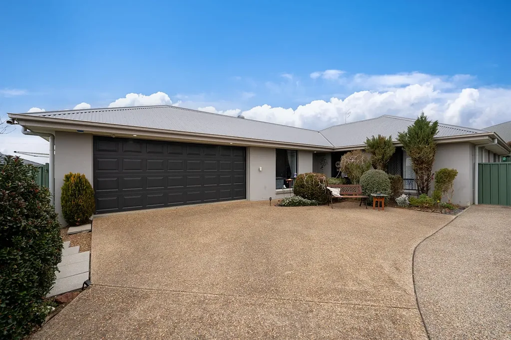 Armidale 4房  Family Comfort in a Quiet Location - Early Offers Invited!