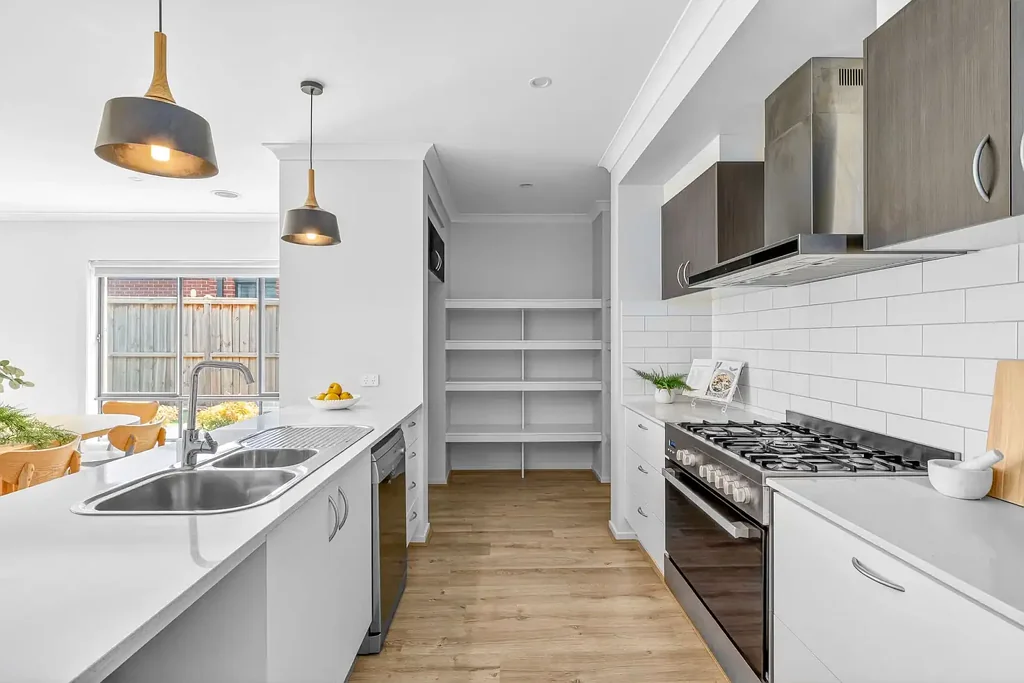 49 Owarra Boulevard, Mount Duneed, VIC 3217