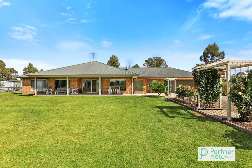 Tamworth Rural Living with Modern Conveniences