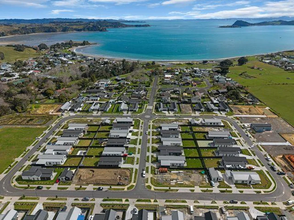 Kawakawa Bay 3房  NOW only $945,000