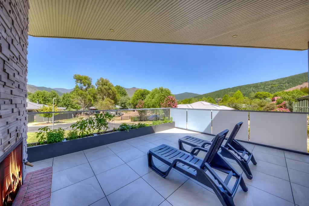 Bright 4房  STUNNING HOUSE, LOCATION & VIEWS