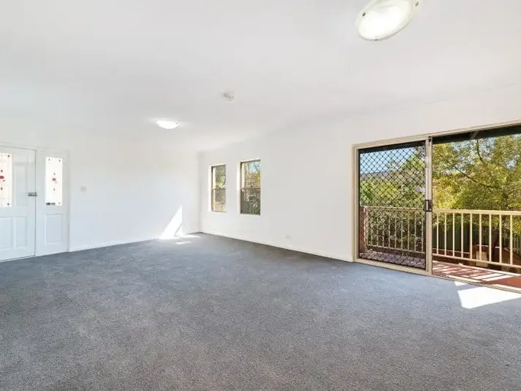 THREE BEDROOM EASTERN SUBURBS TOWNHOUSE!!