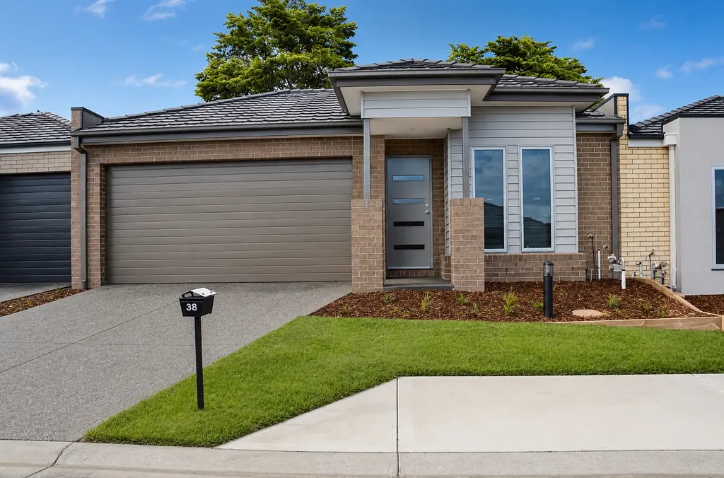 Convenient Cranbourne Living Close to Everything